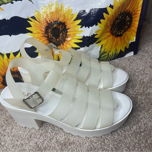 Aldo Cream Platform Sandals - Picture 2 of 5